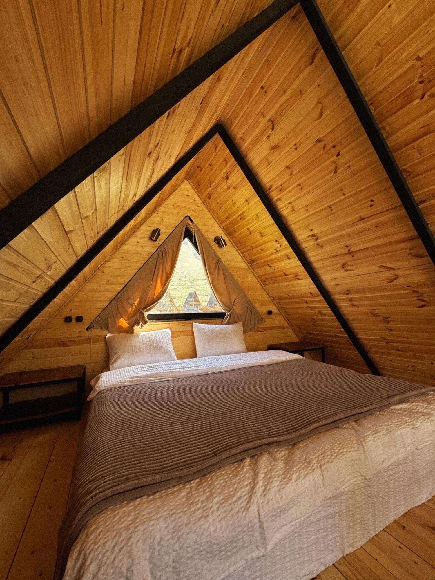 Outdoor Cottages Kazbegi Екстериор снимка