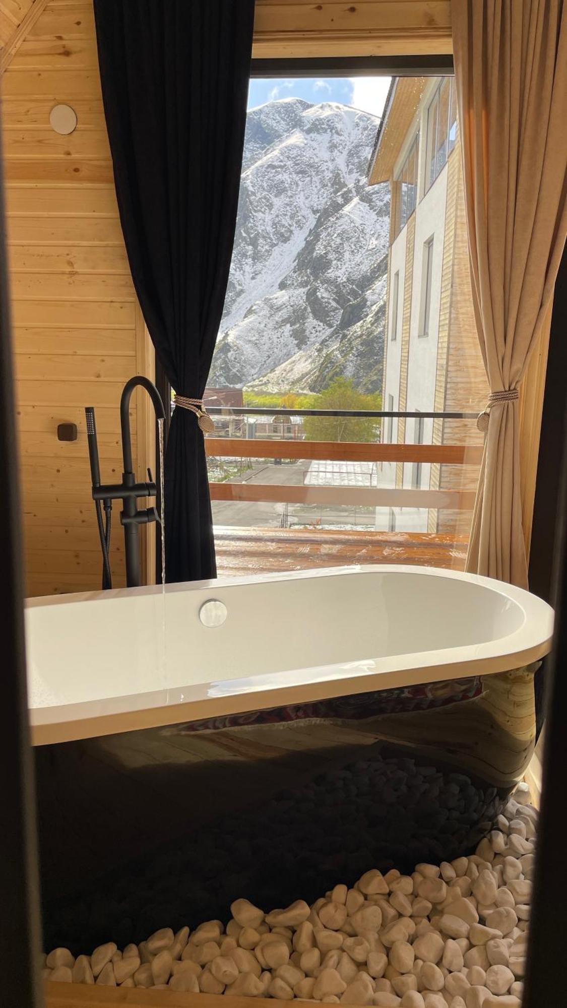Outdoor Cottages Kazbegi Екстериор снимка