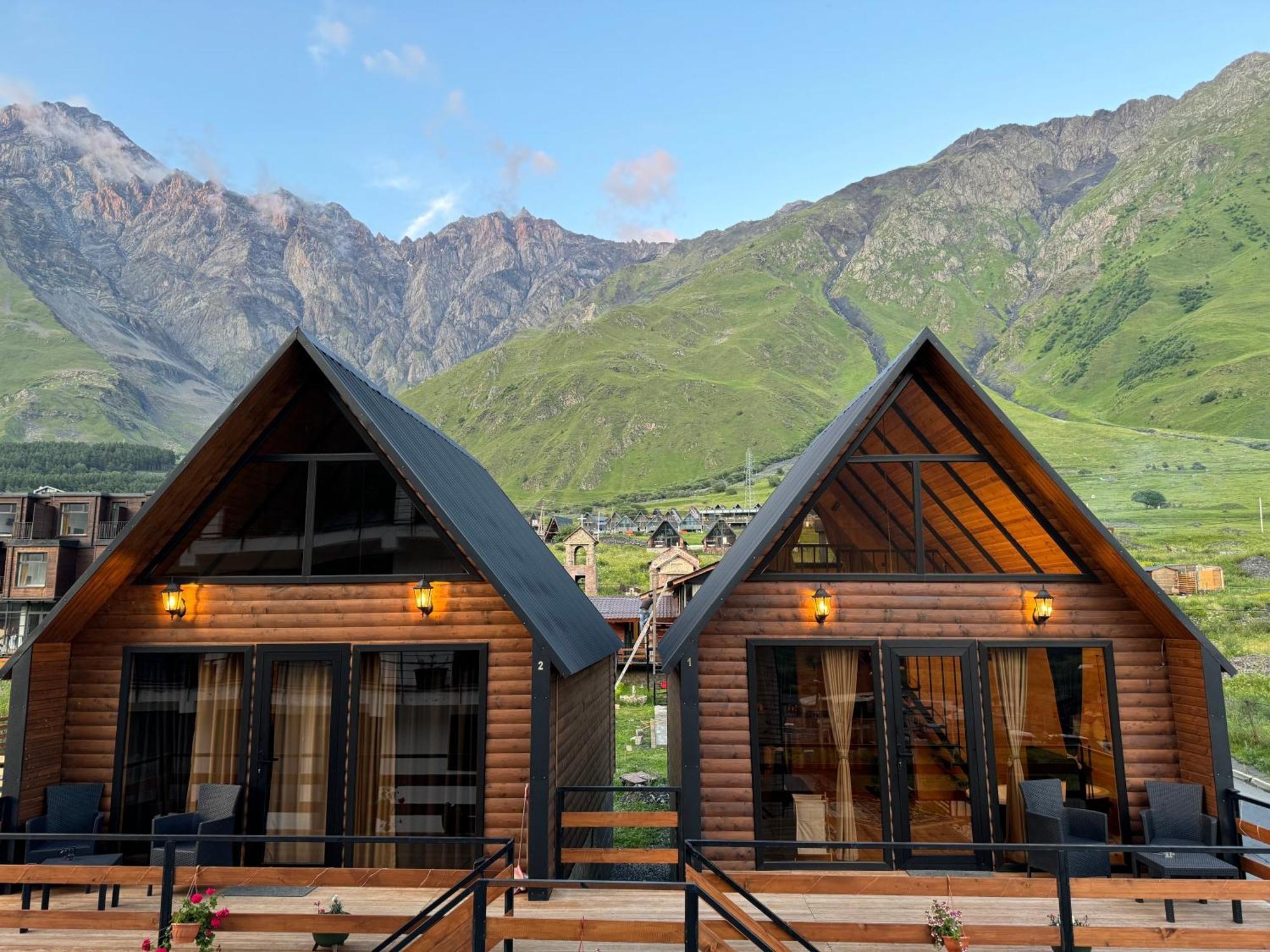 Outdoor Cottages Kazbegi Екстериор снимка