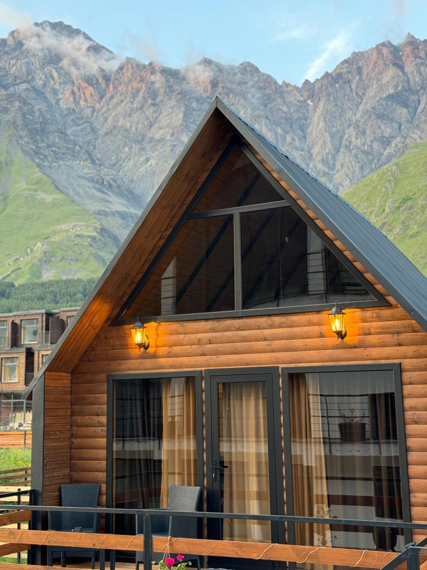 Outdoor Cottages Kazbegi Екстериор снимка