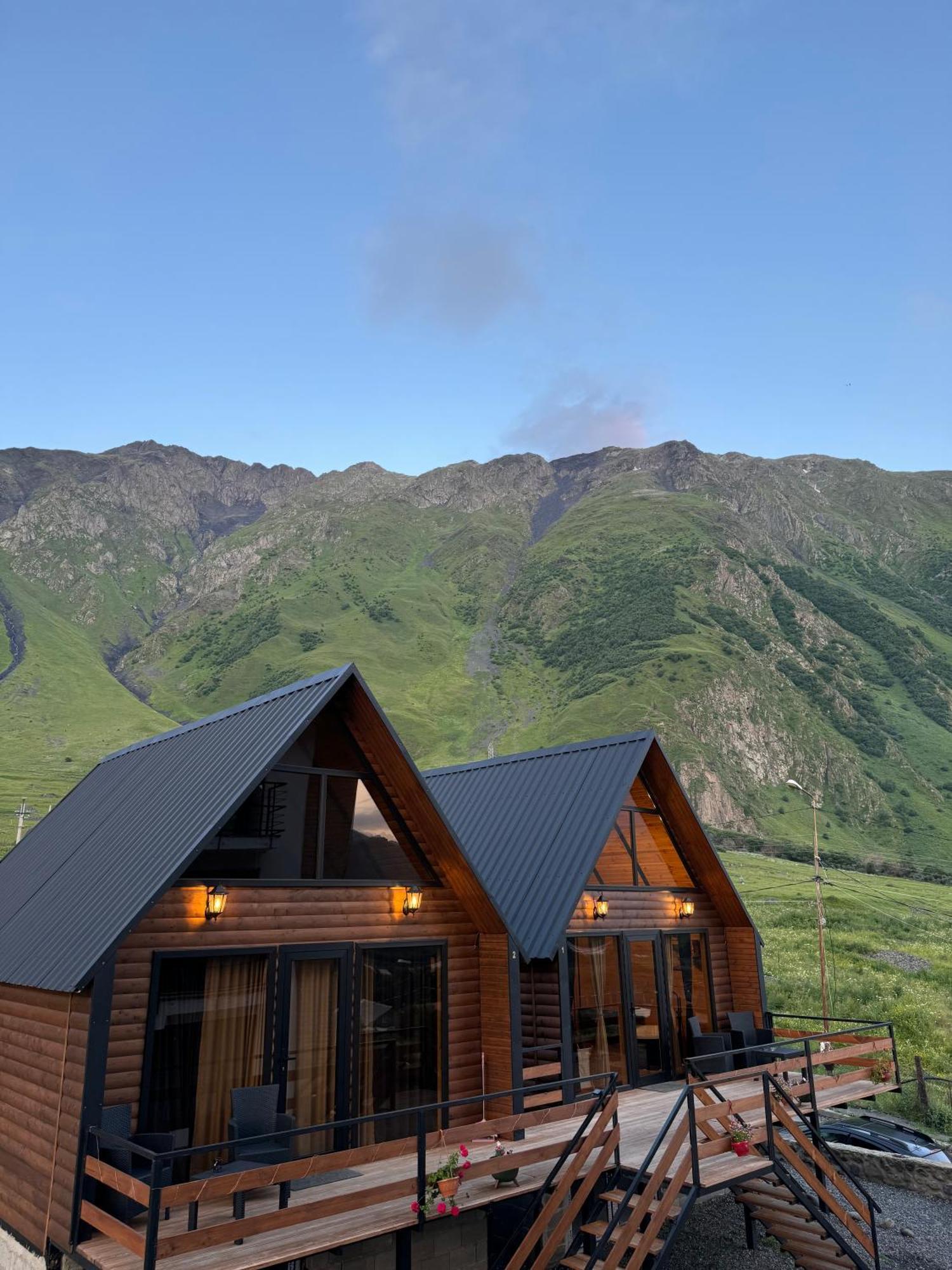 Outdoor Cottages Kazbegi Екстериор снимка