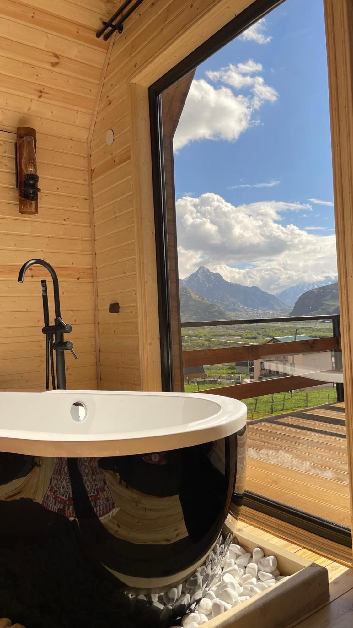 Outdoor Cottages Kazbegi Стая снимка