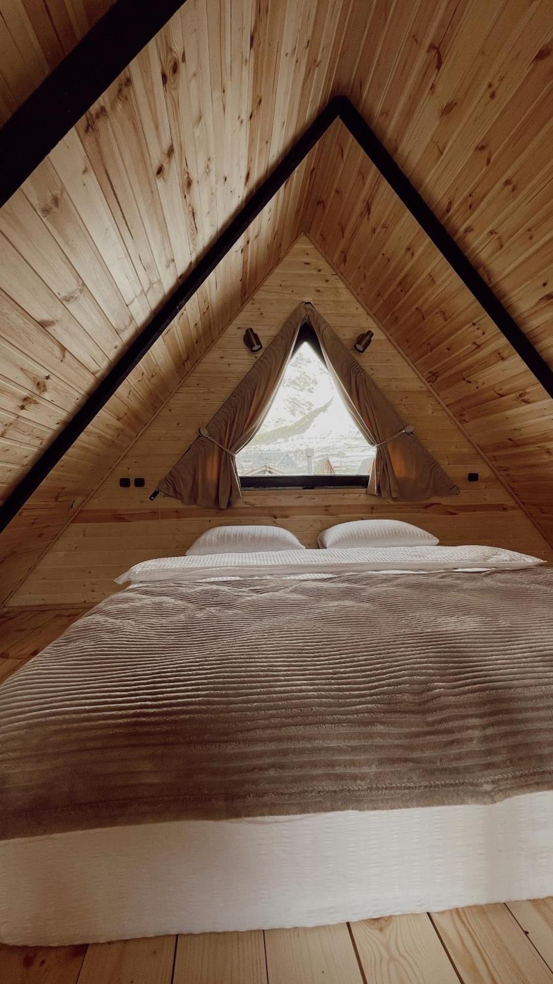 Outdoor Cottages Kazbegi Екстериор снимка