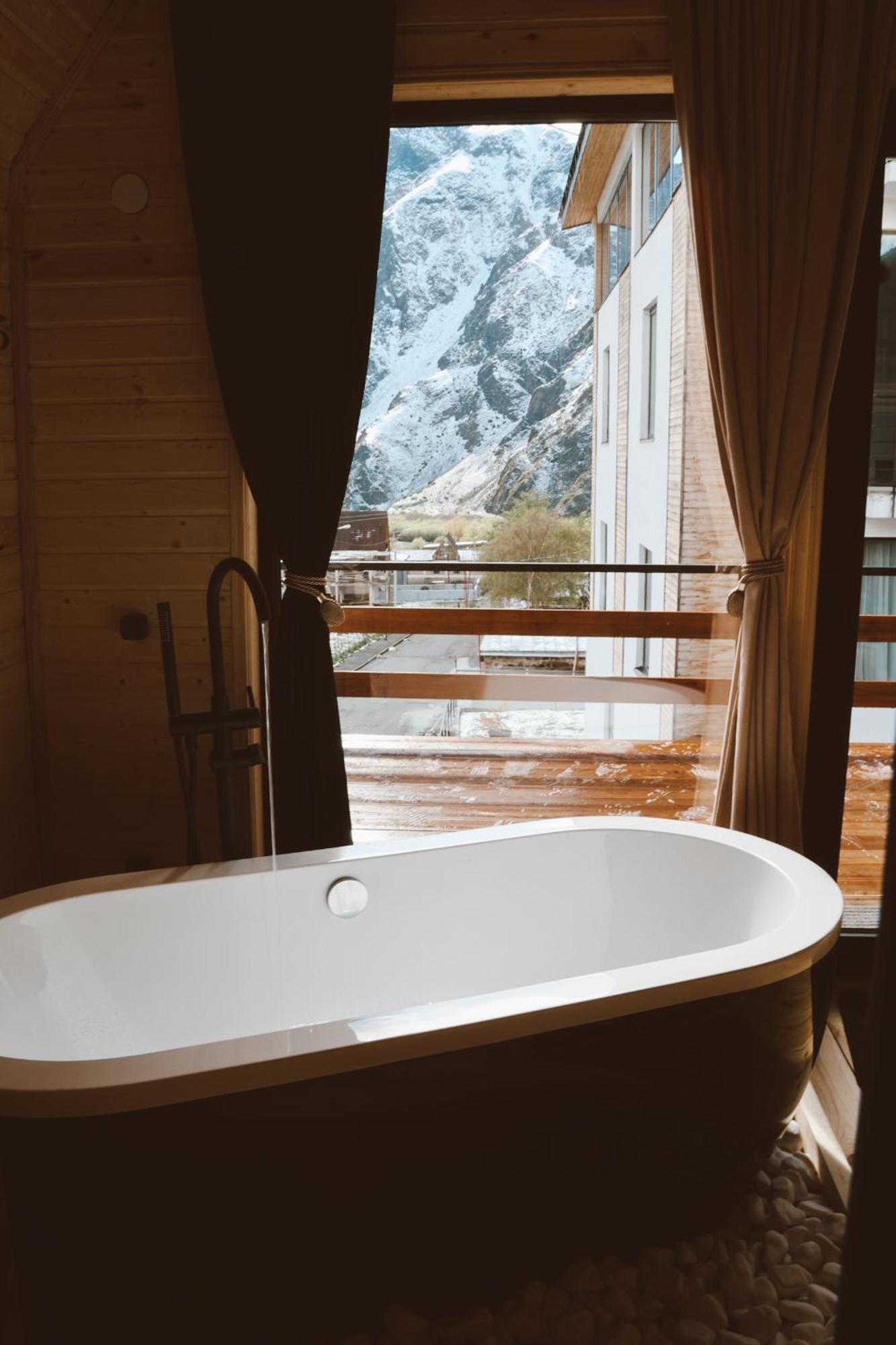 Outdoor Cottages Kazbegi Екстериор снимка