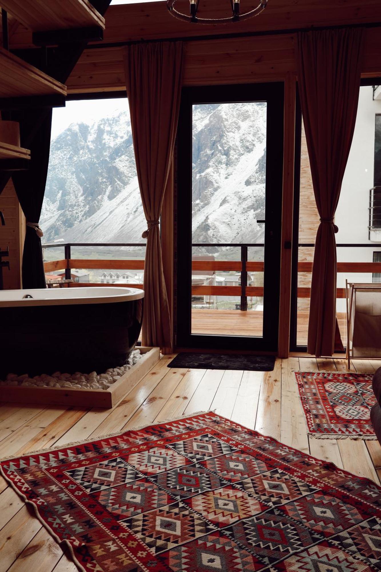 Outdoor Cottages Kazbegi Екстериор снимка